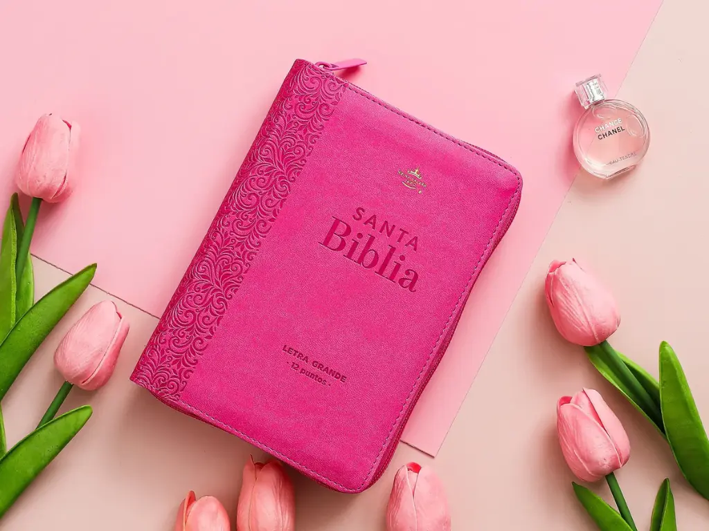 Biblia RVR60 035cz PJR imitación piel Fucsia floral Tamaño Compacto